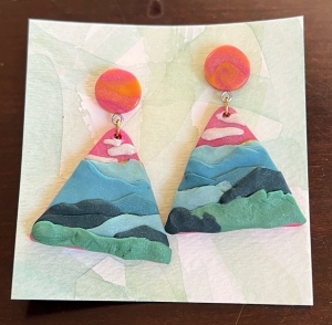 Primary image for the Blue Ridge Mountains dangly earrings Auction Item