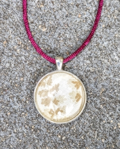 Primary image for the Vintage Paper Pendant Auction Item