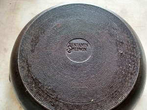 Secondary image for the Benjamin Medwin cast iron Dutch oven Auction Item