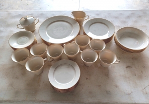 Primary image for the  Lenox China 8 pc. Dinner set, Hayworth Pattern Auction Item