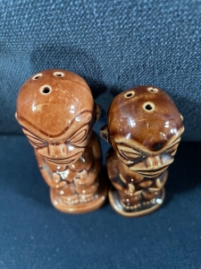 Secondary image for the Mid-Century Vintage 1950’s Kon Tiki salt and pepper shakers Auction Item