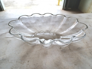Primary image for the Glass scalloped heavy serving bowl 16 Auction Item