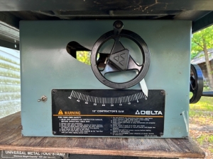 Secondary image for the Delta Contractor Table Saw with cast iron top Auction Item