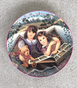 Primary image for the Kindred Moments “Close At Heart” collector plate Auction Item