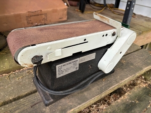 Secondary image for the Rikon 4x6 Bench Top Belt and Disc Sander Auction Item