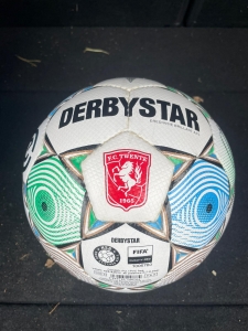 Primary image for the Gesigneerde wedstrijdbal FC Twente voetbal Auction Item
