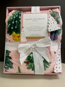 Primary image for the 46 - Decorative Throw Auction Item
