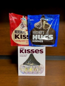 Primary image for the 89 - Hershey Kisses Crystal Candy Dish and Candy Auction Item