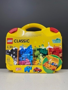 Primary image for the 149 - Classic Creative Lego Suitcase (213 Pieces) Auction Item