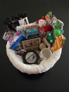 Secondary image for the 191 - Cat Basket Auction Item
