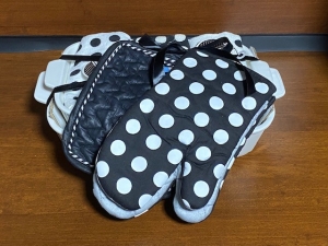 Secondary image for the 217 - Baking Set Auction Item