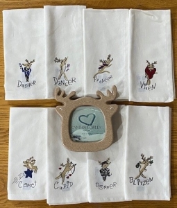 Primary image for the 224 - Reindeer Napkin Set and Frame Auction Item