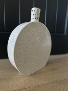 Secondary image for the EXQUISIT CERAMIC VASE Auction Item