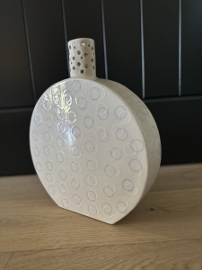 Secondary image for the EXQUISIT CERAMIC VASE Auction Item