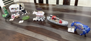 Primary image for the COLLECTION OF COW PARADE FIGURINES Auction Item