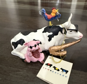 Secondary image for the COLLECTION OF COW PARADE FIGURINES Auction Item