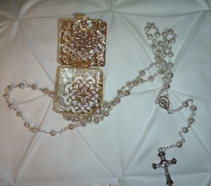 Primary image for the 1st Communion rosary  with silver box Auction Item