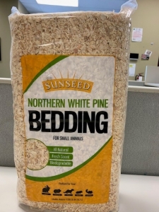 Primary image for the Northern White Pine Bedding, 1200 cu.in. - damaged pkg Auction Item