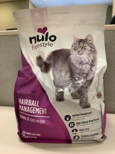 Primary image for the Nulo (CAT) Hairball Management. turkey & cod recipe, 2.27kg  damage:  seal/puncture/tear Auction Item