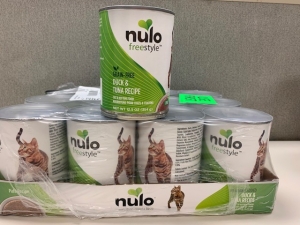 Primary image for the Nulo (CAT) Duck & Tuna Recipe, 12 x 12.5oz cans - damaged pkg/dented cans Auction Item