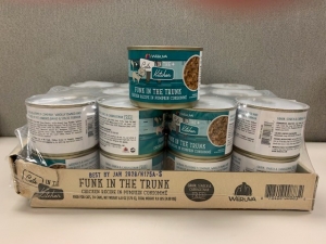 Primary image for the Weruva (CAT) Funk in the Trunk, chicken recipe in pumpkin puree, 24 x 6oz - damaged pkg/cans Auction Item