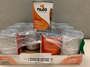 Primary image for the Nulo (CAT) Turkey & Chicken recipe, 12 x 12.5 oz - damaged pkg/cans Auction Item