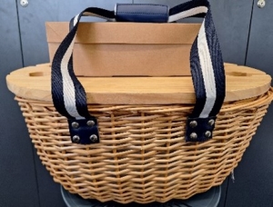 Primary image for the Wicker and Timber Picnic Hamper and Soft Cafe Pack Auction Item