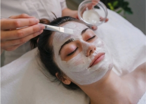 Primary image for the Signature Facial with Exceptional Upgrade Auction Item