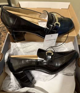 Secondary image for the Liz Claiborne Women Shoes Auction Item