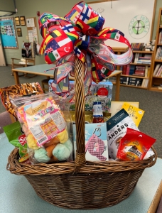 Primary image for the 6th:Ms. Mason's Snacking Around the World Basket Auction Item