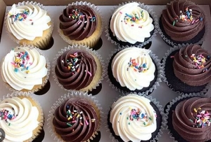 Primary image for the Sweet Treats by Ayesha – One Dozen Homemade Cupcakes Auction Item
