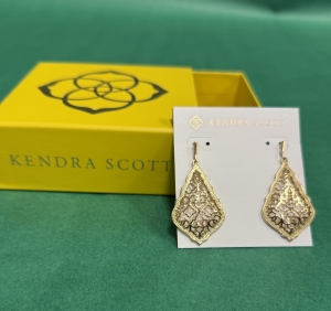 Primary image for the Kendra Scott Earrings Auction Item