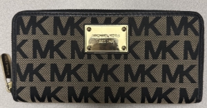 Primary image for the Michael Kors Wallet Auction Item