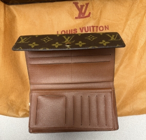 Secondary image for the Louis Vuitton Purse Auction Item