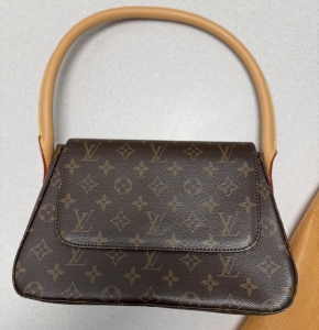 Secondary image for the Louis Vuitton Purse Auction Item