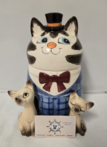 Primary image for the Cat Cookie Jar, Salt and Pepper shaker Auction Item