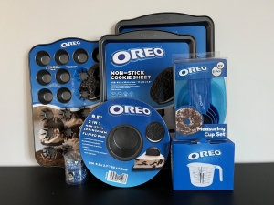 Primary image for the 55 - Oreo Branded Baking Set Auction Item