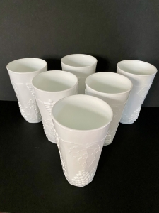 Secondary image for the Vintage Milk Glass Pitcher And 6 Glasses Auction Item