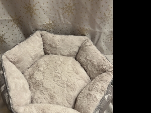 Secondary image for the Fringe Plush and Cozy Cat Bed Auction Item