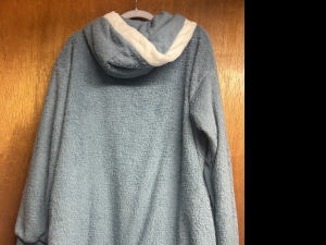 Secondary image for the Woman's XL Hooded Sherpa Coat/Sweatshirt Auction Item