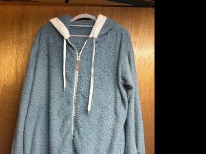 Primary image for the Woman's XL Hooded Sherpa Coat/Sweatshirt Auction Item