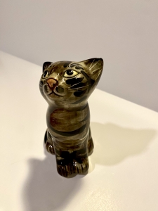 Secondary image for the Vintage Seymour Mann Tabby Cat Figurine Auction Item