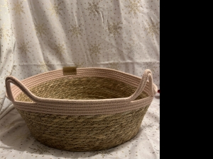 Secondary image for the  Dexypaw Straw Cat Basket Auction Item