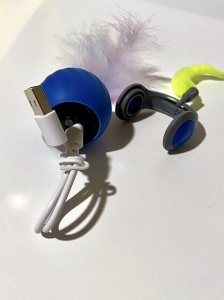 Secondary image for the Pet Gravity Speedy Sprint Ball for cats Auction Item