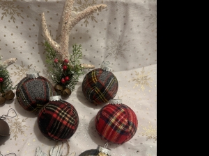 Secondary image for the Country Ornaments and decorations Auction Item