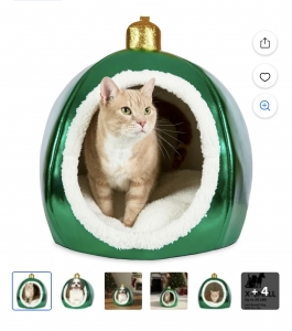 Primary image for the Cuddly Holiday Ornament Pet Bed Auction Item