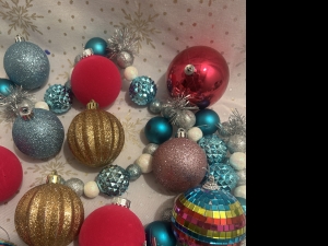 Secondary image for the Colorful Tree decorations Auction Item