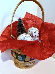 Primary image for the A little bit of Christmas in a Basket Auction Item