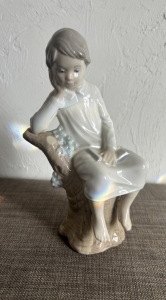 Primary image for the Lladro Little Boy Thinking Auction Item