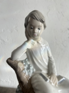 Secondary image for the Lladro Little Boy Thinking Auction Item